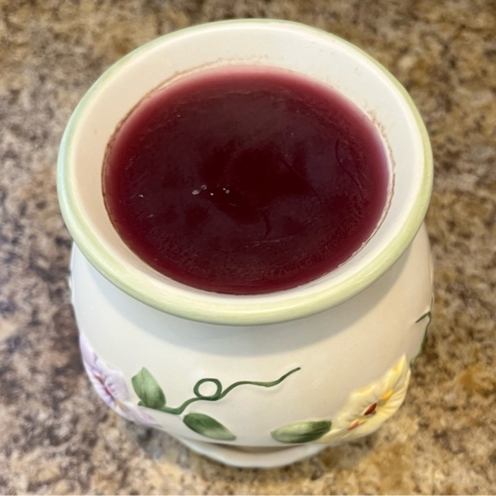 Yankee Candle Floral Trailing Flowers and Hummingbird Wax Tart Warmer - Picture 5 of 11